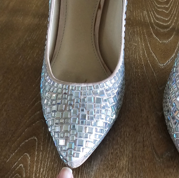Betsey Johnson Sparkle Pumps - Picture 5 of 8